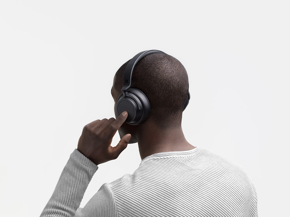 Microsoft выпустила полноразмерные беспроводные наушники Surface Headphones 2