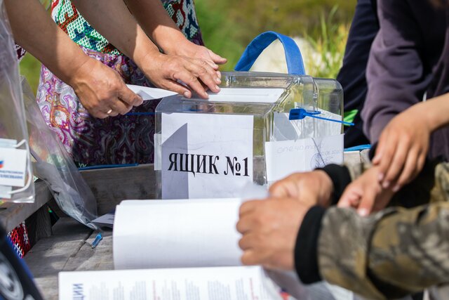 Вас принуждают голосовать по поправкам к Конституции? Вы должны отчитаться начальству о том, как проголосовали? Расскажите об этом «Медузе»