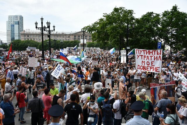 В Хабаровске прошла 15-я по счету акция в поддержку Сергея Фургала. Она снова побила рекорд численности. Новый губернатор края ее проигнорировал