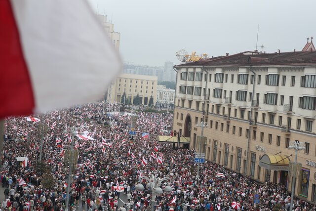 Митинг против Лукашенко в центре Минска. Фотография