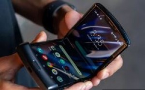 Motorola RAZR сломался после 27 000 сгибаний