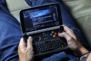 GPD Win Max мини игровой ноутбук с встроенным геймпадом