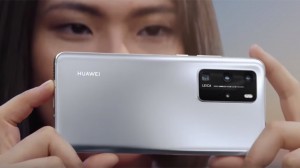 Смартфон Huawei P40 Pro позирует на официальных изображениях