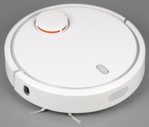 Рейтинг робот-пылесосов 2020 года. Xiaomi Mi Robot Vacuum Cleaner