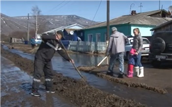 В Идринском районе талые воды затопили целый поселок, а в хакасской Абазе из-за паводка ввели режим ЧС