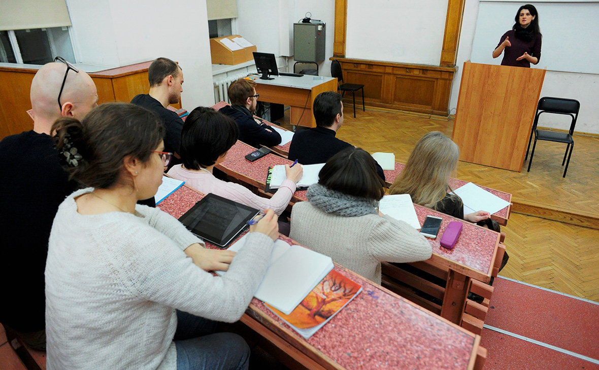 В Минобрнауки назвали число дополнительных бюджетных мест в вузах