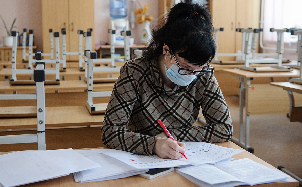 В Москве ввели ограничения для больниц и школ из-за коронавируса. Главное