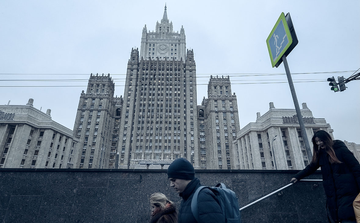 Японского дипломата вызвали в МИД из-за выставки о Курилах в Токио