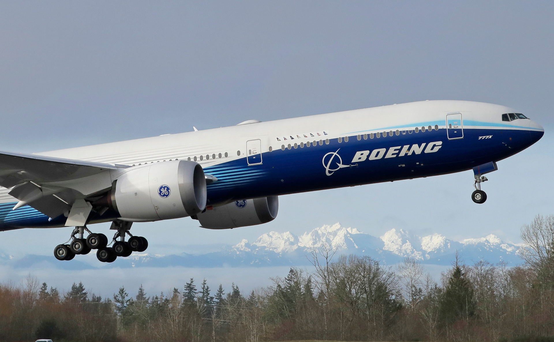 Новый Boeing 777X совершил первый испытательный полет