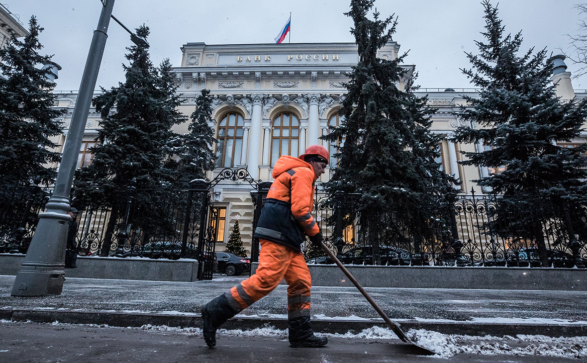 Центробанк отправит под «гильотину» более 100 первых норм