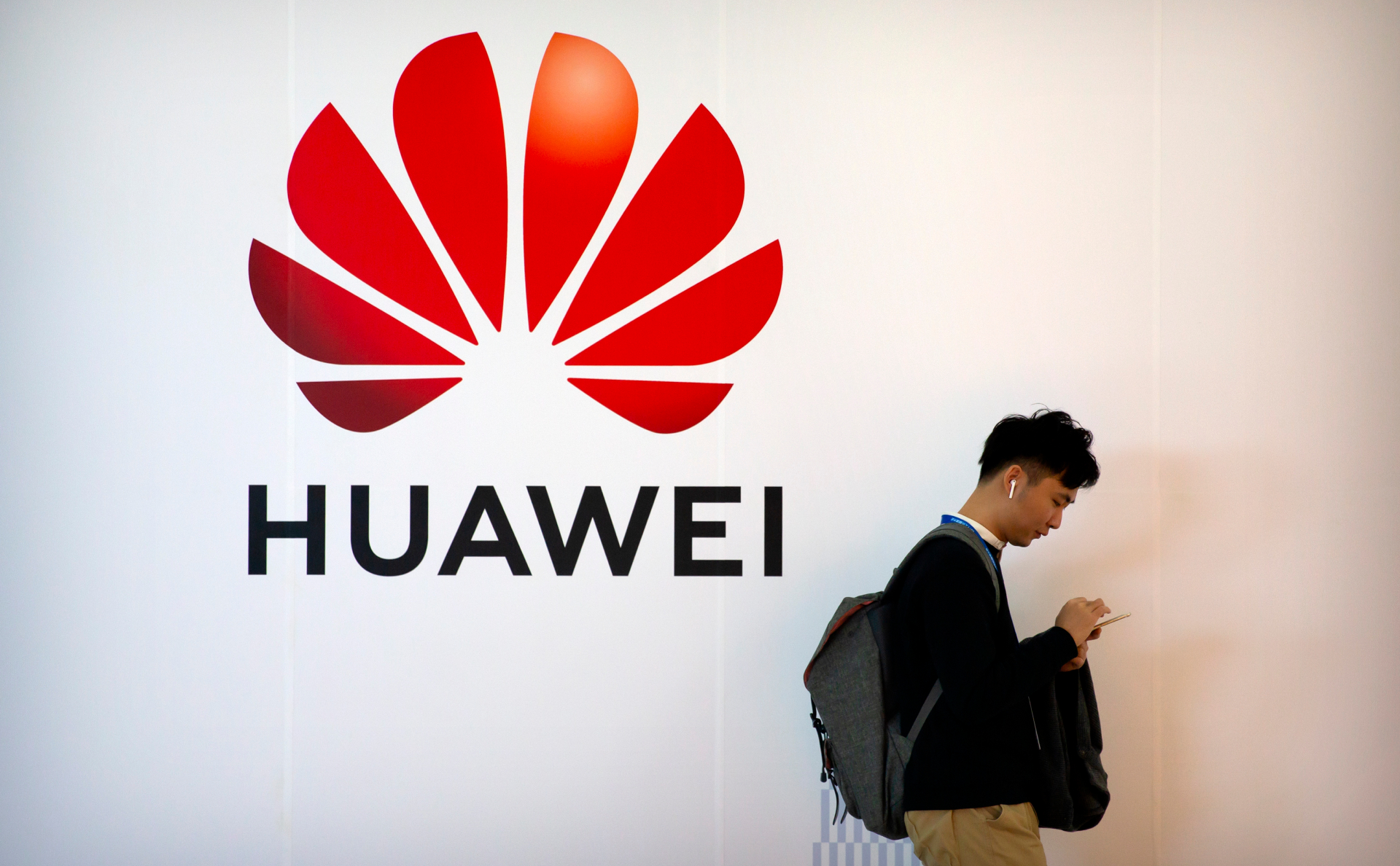 Huawei обвинила одного из крупнейших провайдеров США в краже технологий