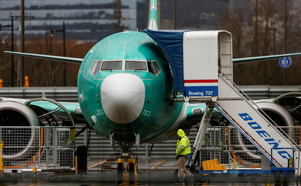 Акции Boeing упали на 4% после заявлений по 737 MAX