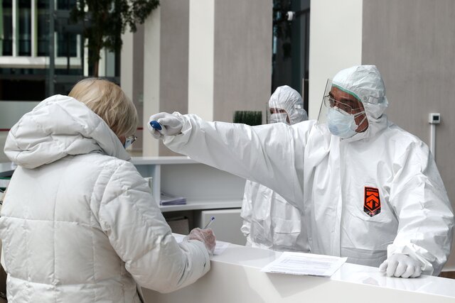 Летом эпидемия коронавируса в России должна пойти на спад. Теперь главный вопрос, который волнует всех, — как предотвратить вторую волну?