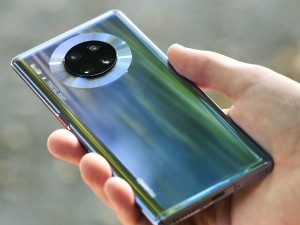 Топовый камерофон Huawei Mate 30 Pro 5G подешевел на $70