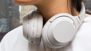 Появилась информация о характеристиках наушников Sony WH-1000XM4