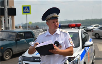 Дорожные полицейские в Красноярске усилят слежку за безопасностью в самый аварийный день недели