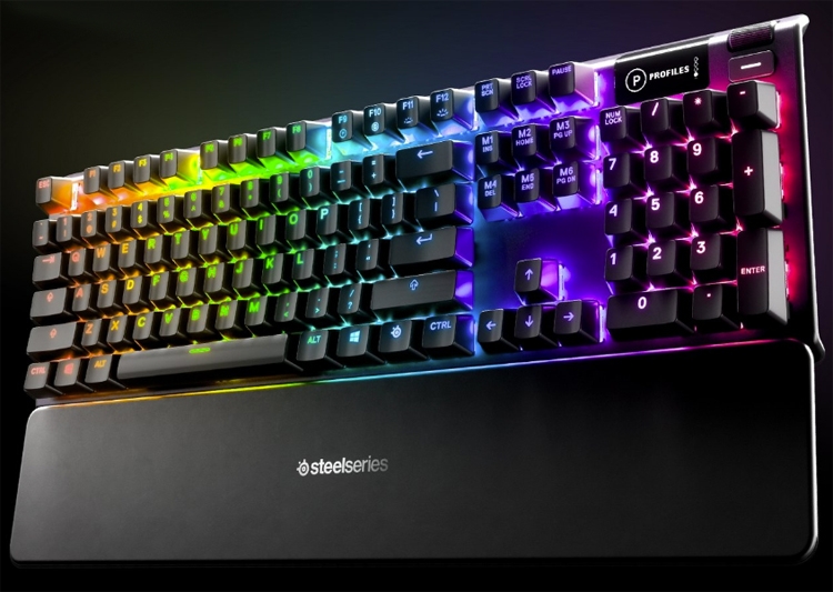 Игровая клавиатура SteelSeries Apex 5 оборудована OLED-дисплеем и RGB-подсветкой