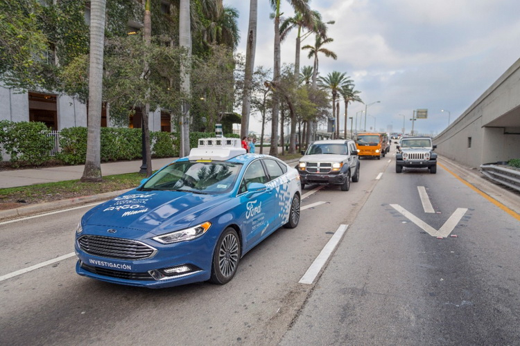 Коронавирус заставил Ford перенести запуск сервиса беспилотных автодоставок на 2022 год