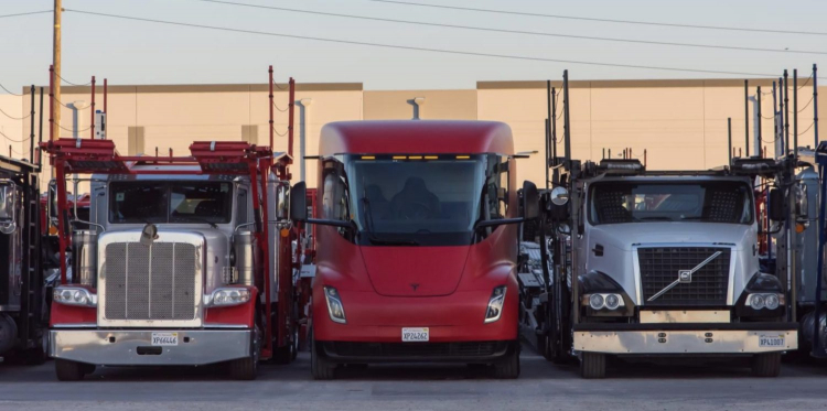 Tesla развернёт производство электрических грузовиков Tesla Semi в Техасе