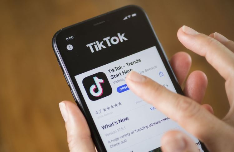 Прямо в TikTok теперь можно совершать покупки — пока сервис работает в тестовом режиме