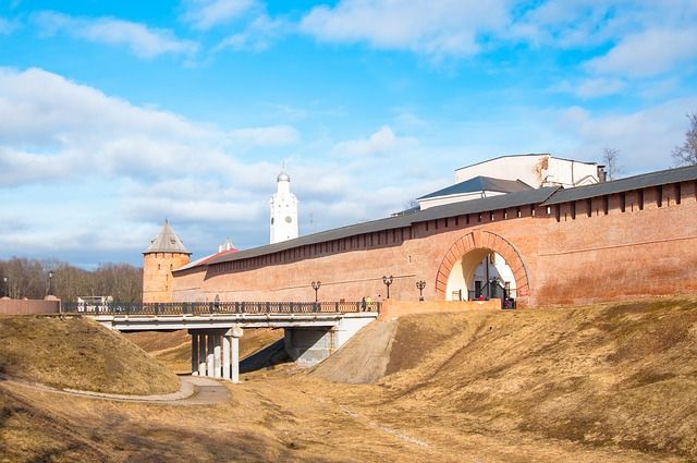 Причиной обрушения в Новгородском кремле назвали ошибки реставрации в 50-х