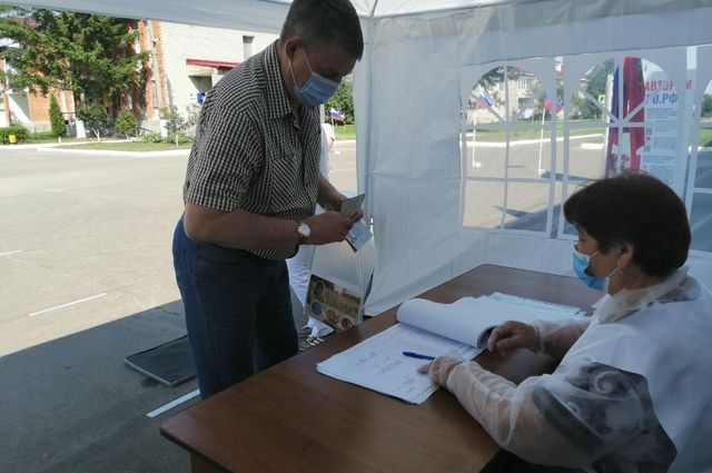 Губернатор Брянской области принял участие в голосовании