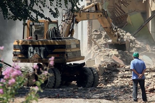 В Брянске на железнодорожном вокзале снесут старый пешеходный мост