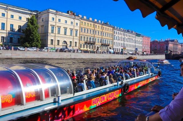 В Петербурге не будут пускать в транспорт без маски и перчаток