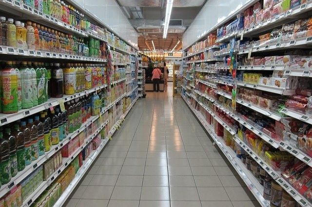 В Карачеве обнаружили магазины с плохими продуктами