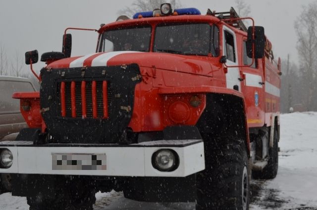 Пожар площадью 1200 кв. метров тушат на мусорном полигоне во Владивостоке