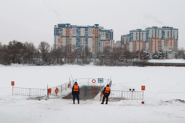 В крещенскую ночь 700 жителей Брянска окунулись в купели