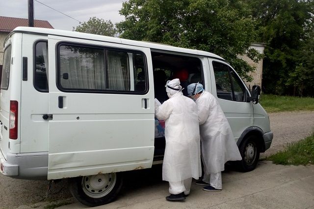 В ФСС заявили об отсутствии задержек с выплатами медикам, борющимся с COVID