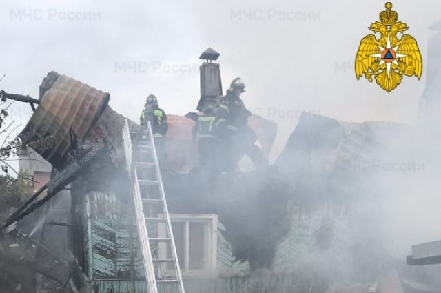 В Фокинском районе Брянска сгорел жилой дом