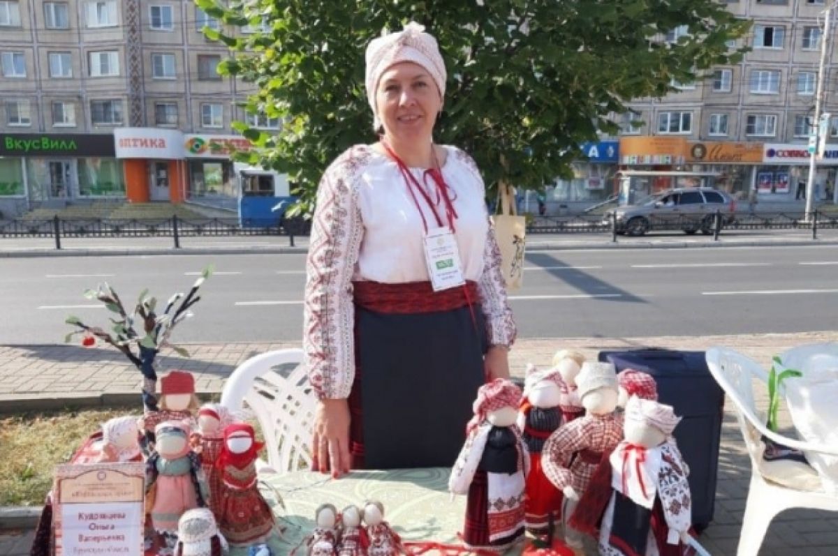 Мастерица из Новозыбкова стала лауреатом фестиваля «Хлудневское древо»