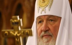 Патриарх Кирилл призвал не посещать храмы