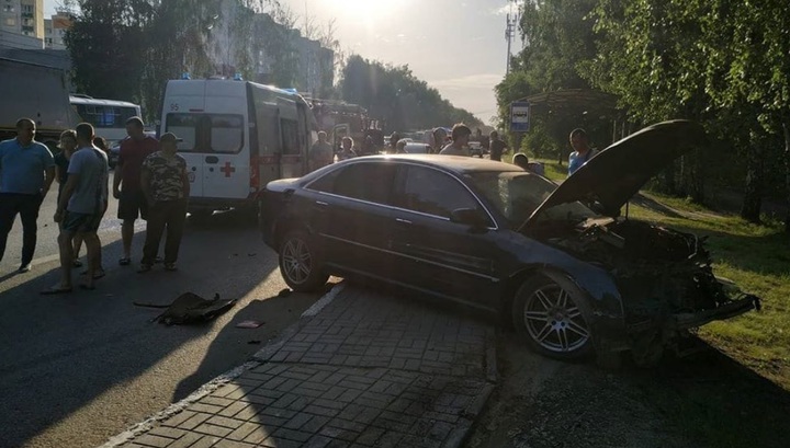 Полицейские нашли водителя, сбежавшего в лес после наезда на семью в Воронеже