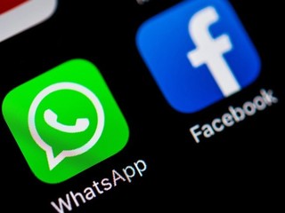 Эксперты Роскомнадзора: WhatsApp и Facebook могут программировать россиян