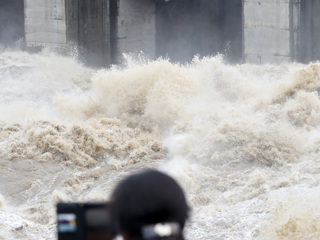 КНДР внезапно спустила воду в плотине на границе в Южной Кореей