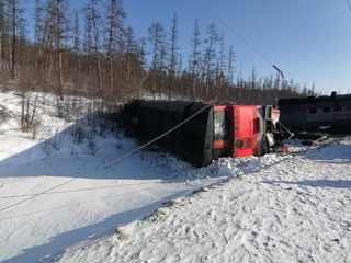 Грузовой поезд сошел с рельсов в Амурской области