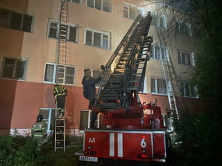 В Ивановской области в горящем доме погибли пожарный и подросток