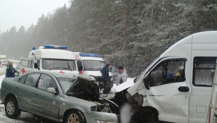 Погибшая и пострадавшие: во Владимирской области произошло ДТП с маршруткой