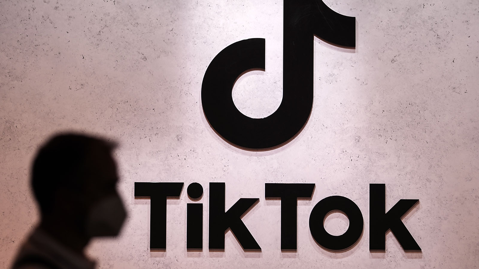 TikTok в России сократил большую часть сотрудников