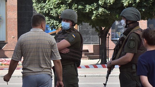 Апостроф (Украина): почему Украину захлестнули теракты и самосуд