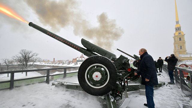 Deník N (Чехия): Путин борется со временем. В своей статье он предлагает миру прошлое, чтобы сохранить влияние России в настоящем