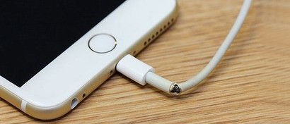 Из коробок с iPhone исчезнут знаменитые самоуничтожающиеся кабели. Apple изобрела кабель, который не ломается