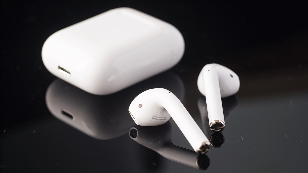 Apple уже начала производство наушников AirPods 3 и представит их до конца года