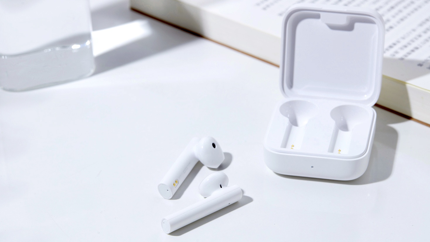 Xiaomi Mi True Wireless Earphones 2 Basic: беспроводные наушники с шумоподавлением и автономностью до 20 часов за €40 (1299 грн)