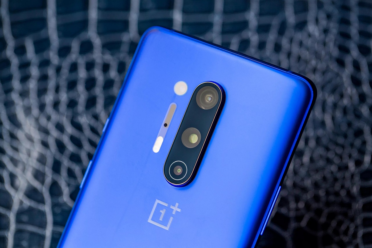 Смартфон-рентген: камера OnePlus 8 Pro умеет видеть сквозь пластик, кожу и ткань