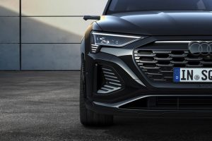 Новый электрический кроссовер Audi Q8 e-tron получил запас хода до 600 км и быструю зарядку