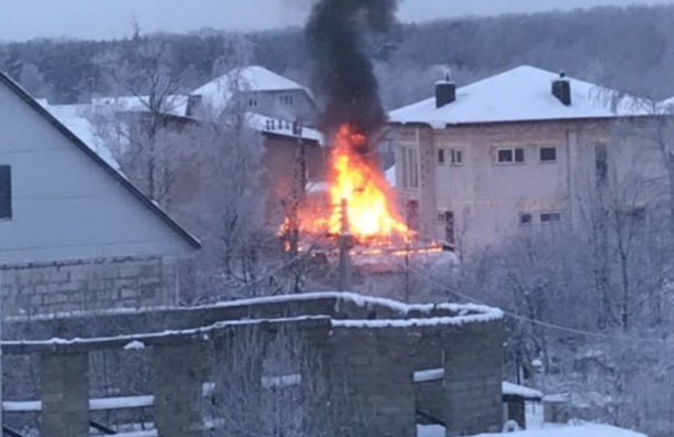 В Красном Селе сгорел частный дом